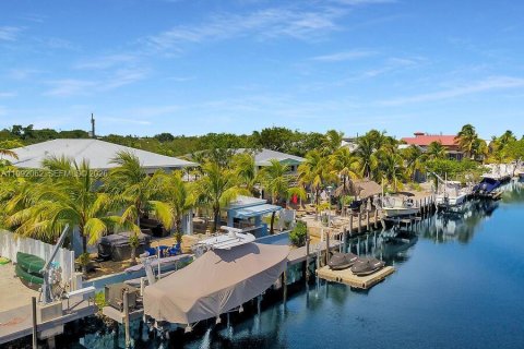 House in Key Largo, Florida 3 bedrooms, 128.21 sq.m. № 2062410 - photo 11