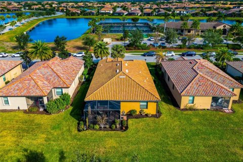 Villa ou maison à vendre à Bradenton, Floride: 4 chambres, 186.36 m2 № 1910596 - photo 4