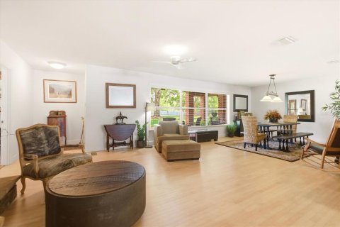 House in Winter Springs, Florida 3 bedrooms, 339.74 sq.m. № 2166251 - photo 22