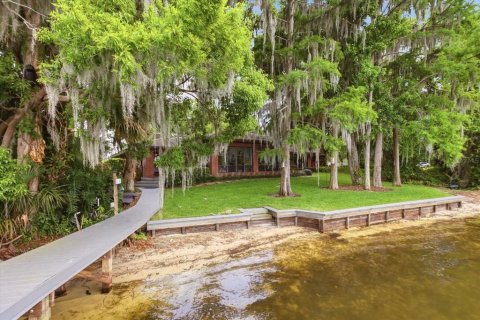 House in Winter Springs, Florida 3 bedrooms, 339.74 sq.m. № 2166251 - photo 9
