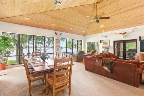 House in Winter Springs, Florida 3 bedrooms, 339.74 sq.m. № 2166251 - photo 13