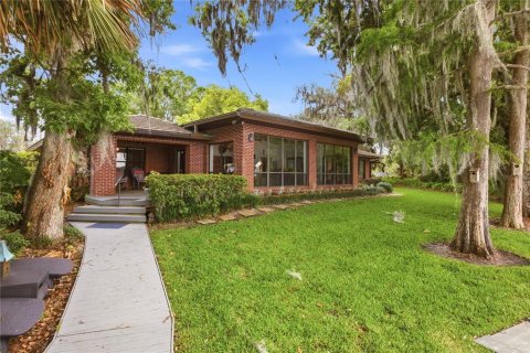 House in Winter Springs, Florida 3 bedrooms, 339.74 sq.m. № 2166251 - photo 8