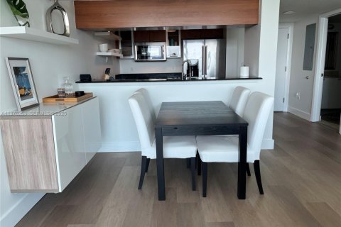 Copropriété à louer à Miami, Floride: 2 chambres, 106.28 m2 № 2042838 - photo 6