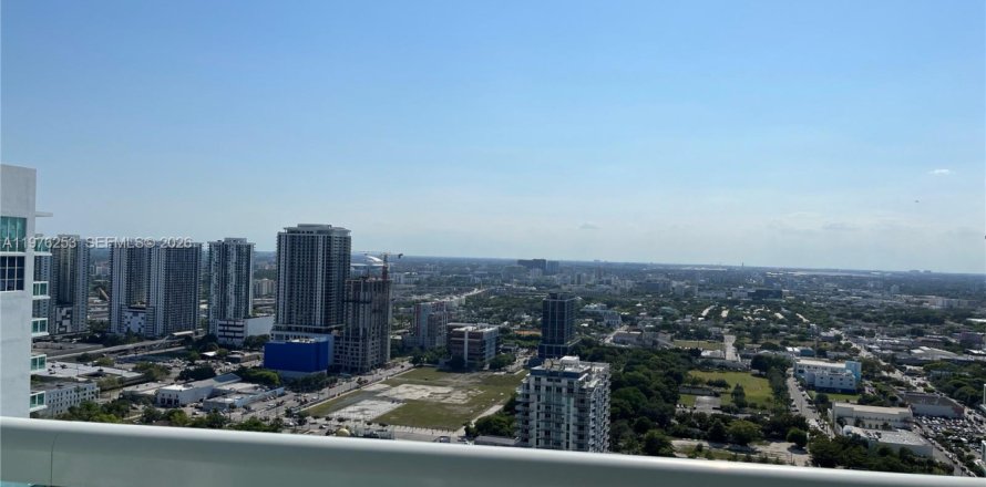 Condo à Miami, Floride, 2 chambres  № 2042838