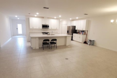 Casa en alquiler en Davenport, Florida, 3 dormitorios, 185.25 m2 № 1916919 - foto 6