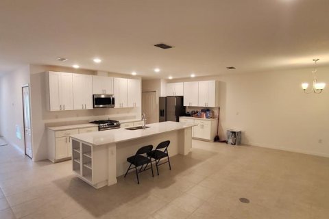 Casa en alquiler en Davenport, Florida, 3 dormitorios, 185.25 m2 № 1916919 - foto 2