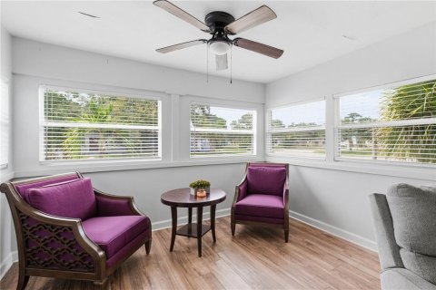 Commercial property in Clearwater, Florida 2 bedrooms, 104.05 sq.m. № 2364047 - photo 14