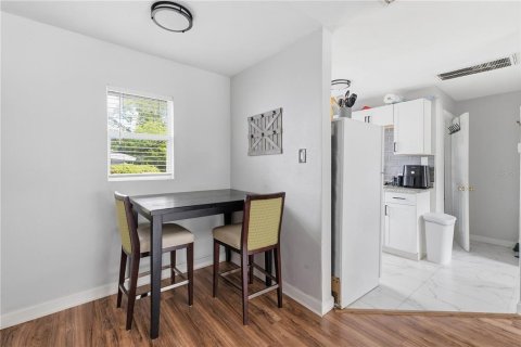 Commercial property in Clearwater, Florida 2 bedrooms, 104.05 sq.m. № 2364047 - photo 15