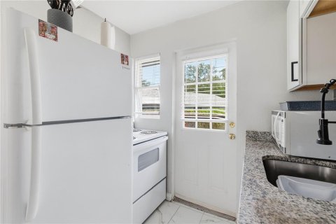 Commercial property in Clearwater, Florida 2 bedrooms, 104.05 sq.m. № 2364047 - photo 17