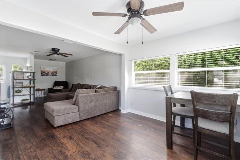 Commercial property in Clearwater, Florida 2 bedrooms, 104.05 sq.m. № 2364047 - photo 3