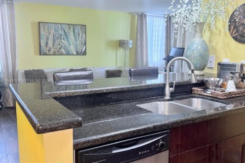 Copropriété à vendre à Miami, Floride: 2 chambres, 84.91 m2 № 2003698 - photo 30