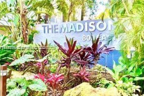 Condominio en Miami, Florida, 2 dormitorios  № 2003698