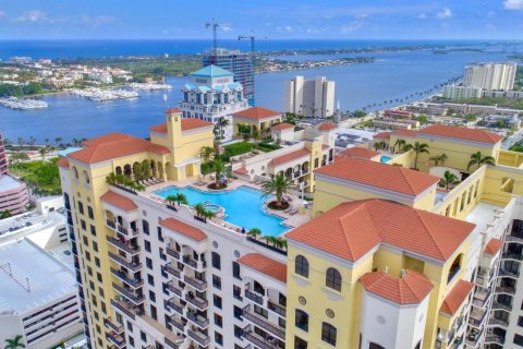 Condominio en alquiler en West Palm Beach, Florida, 2 dormitorios, 196.67 m2 № 1216272 - foto 1
