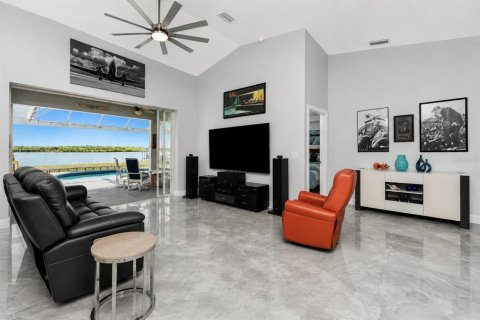 Villa ou maison à vendre à Port Charlotte, Floride: 4 chambres, 183.3 m2 № 2211984 - photo 5