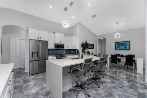 Villa ou maison à vendre à Port Charlotte, Floride: 4 chambres, 183.3 m2 № 2211984 - photo 8