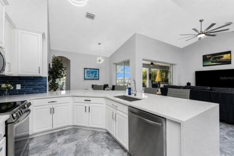Villa ou maison à vendre à Port Charlotte, Floride: 4 chambres, 183.3 m2 № 2211984 - photo 11