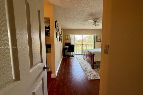 Touwnhouse à vendre à Pembroke Pines, Floride: 3 chambres, 136.75 m2 № 2170470 - photo 17