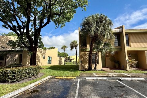 Touwnhouse à vendre à Pembroke Pines, Floride: 3 chambres, 136.75 m2 № 2170470 - photo 3