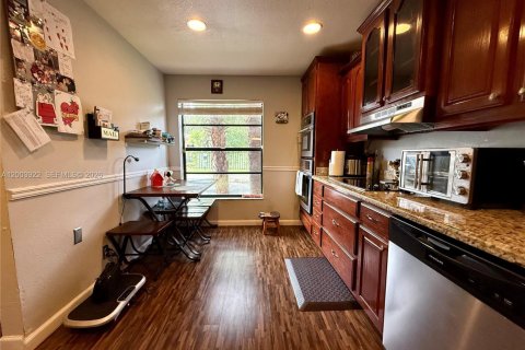 Touwnhouse à vendre à Pembroke Pines, Floride: 3 chambres, 136.75 m2 № 2170470 - photo 6