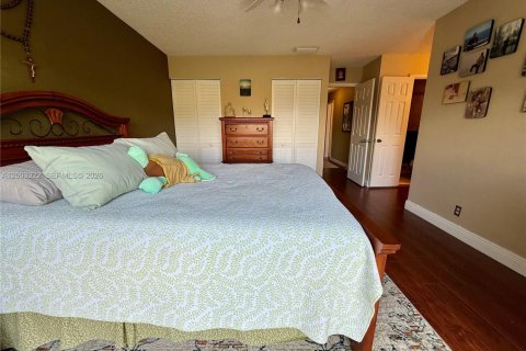 Touwnhouse à vendre à Pembroke Pines, Floride: 3 chambres, 136.75 m2 № 2170470 - photo 19