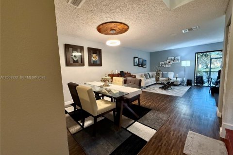 Touwnhouse à vendre à Pembroke Pines, Floride: 3 chambres, 136.75 m2 № 2170470 - photo 8