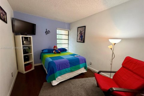 Touwnhouse à vendre à Pembroke Pines, Floride: 3 chambres, 136.75 m2 № 2170470 - photo 23