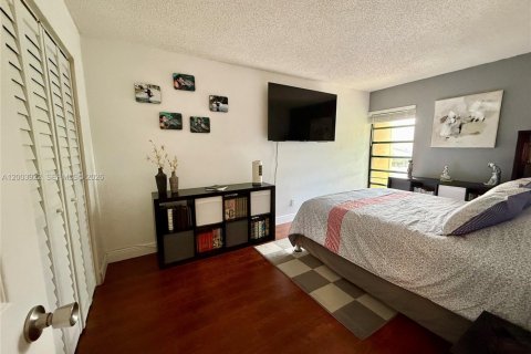 Touwnhouse à vendre à Pembroke Pines, Floride: 3 chambres, 136.75 m2 № 2170470 - photo 25