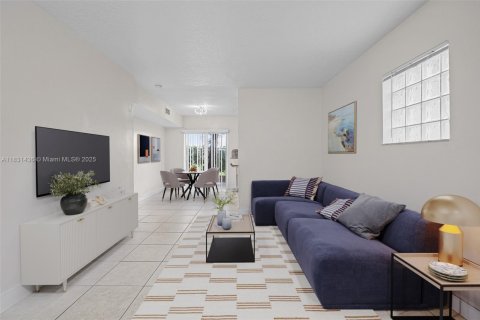 Condo in Homestead, Florida, 3 bedrooms № 1995659 - photo 5