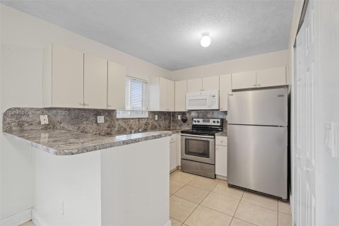 Condo in Homestead, Florida, 3 bedrooms № 1995659 - photo 6