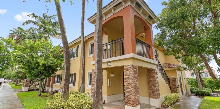 Condo in Homestead, Florida, 3 bedrooms № 1995659