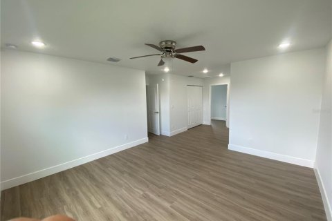 House in Kissimmee, Florida 4 bedrooms, 215.53 sq.m. № 1879391 - photo 24