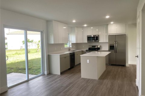 House in Kissimmee, Florida 4 bedrooms, 215.53 sq.m. № 1879391 - photo 13