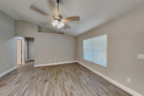 House in Citrus Springs, Florida 4 bedrooms, 151.99 sq.m. № 2197295 - photo 2