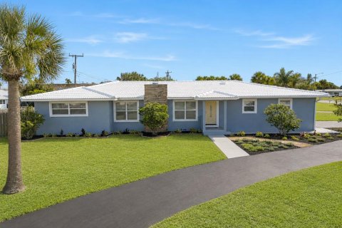 Casa en Daytona Beach, Florida 3 dormitorios, 219.25 m2 № 2228389