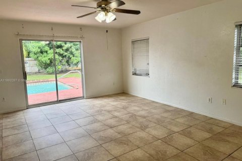 Casa en venta en Port St. Lucie, Florida, 3 dormitorios, 137.03 m2 № 1892568 - foto 10