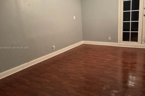 House in Deerfield Beach, Florida 3 bedrooms, 144.93 sq.m. № 2005341 - photo 16