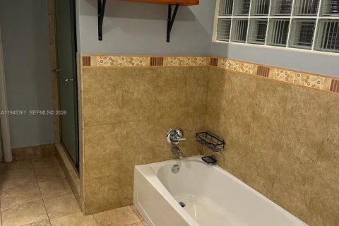 House in Deerfield Beach, Florida 3 bedrooms, 144.93 sq.m. № 2005341 - photo 20