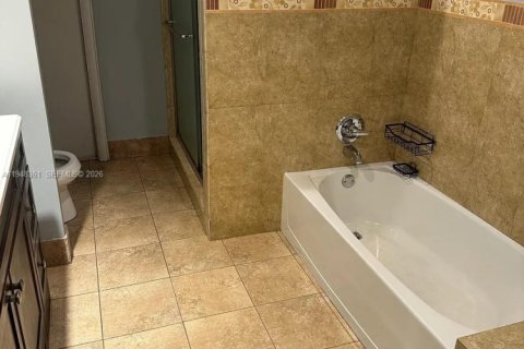 House in Deerfield Beach, Florida 3 bedrooms, 144.93 sq.m. № 2005341 - photo 19