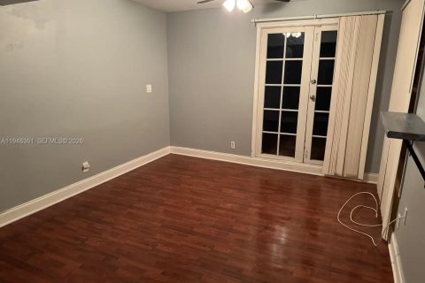 House in Deerfield Beach, Florida 3 bedrooms, 144.93 sq.m. № 2005341 - photo 25