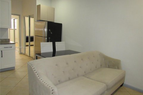 Снять в аренду квартиру в Саутвест-Ранчес, Флорида 1 спальня, 253.72м2, № 1991794 - фото 14