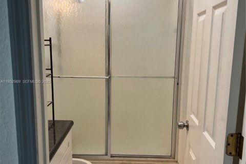 Снять в аренду квартиру в Саутвест-Ранчес, Флорида 1 спальня, 253.72м2, № 1991794 - фото 8