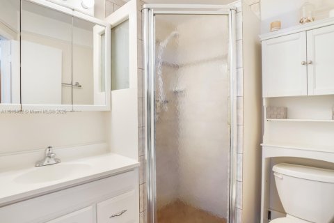 Купить кондоминиум в Лодердейл-Лейкс, Флорида 2 спальни, 87.7м2, № 2018214 - фото 8