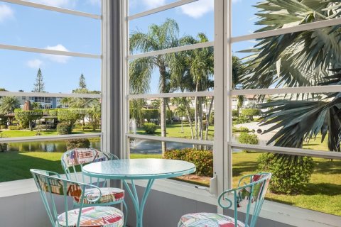 Кондоминиум с 2 спальнями в Лодердейл-Лейкс, Флорида № 2018214