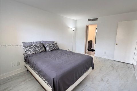 Снять в аренду кондоминиум в Тамарак, Флорида 1 спальня, 61.32м2, № 2080388 - фото 5