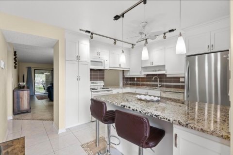 Condominio en Tamarac, Florida, 2 dormitorios № 2250573