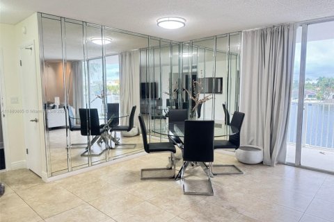 Copropriété à louer à Miami Beach, Floride: 2 chambres, 112.23 m2 № 1977548 - photo 6