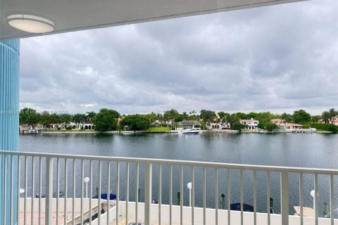 Copropriété à louer à Miami Beach, Floride: 2 chambres, 112.23 m2 № 1977548 - photo 13