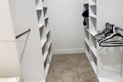 Copropriété à louer à Miami Beach, Floride: 2 chambres, 112.23 m2 № 1977548 - photo 9