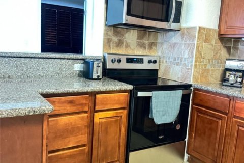 Copropriété à louer à Miami Beach, Floride: 2 chambres, 112.23 m2 № 1977548 - photo 4