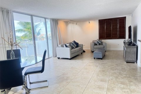 Copropriété à louer à Miami Beach, Floride: 2 chambres, 112.23 m2 № 1977548 - photo 5